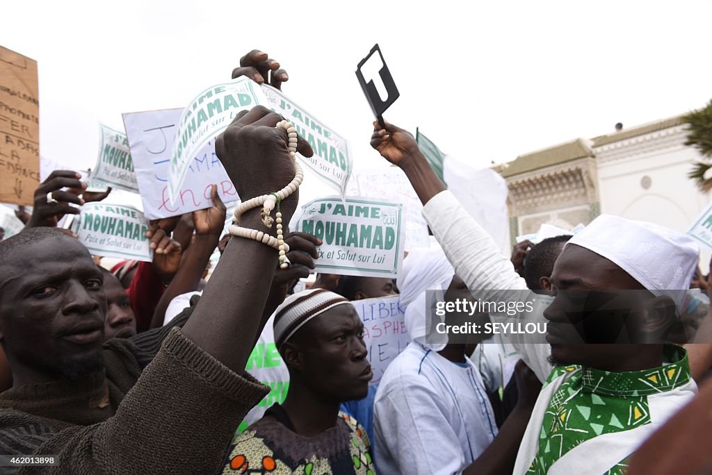 SENEGAL-FRANCE-ATTACKS-CHARLIE-HEBDO-PROTEST-DEMO