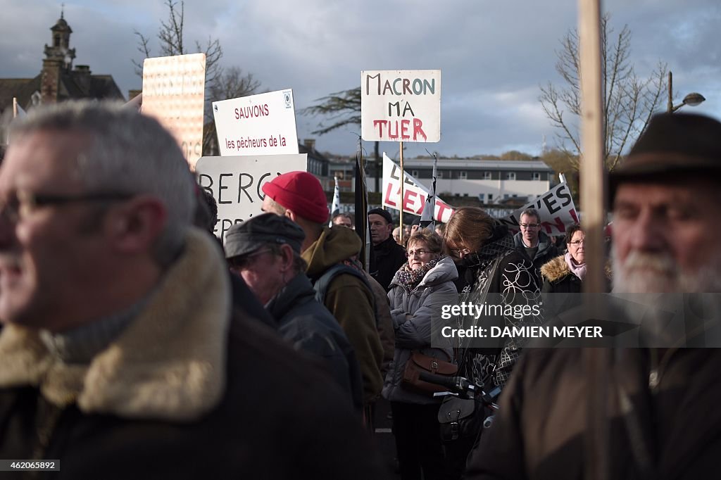 FRANCE-ENVIRONMENT-SAND-DEMO