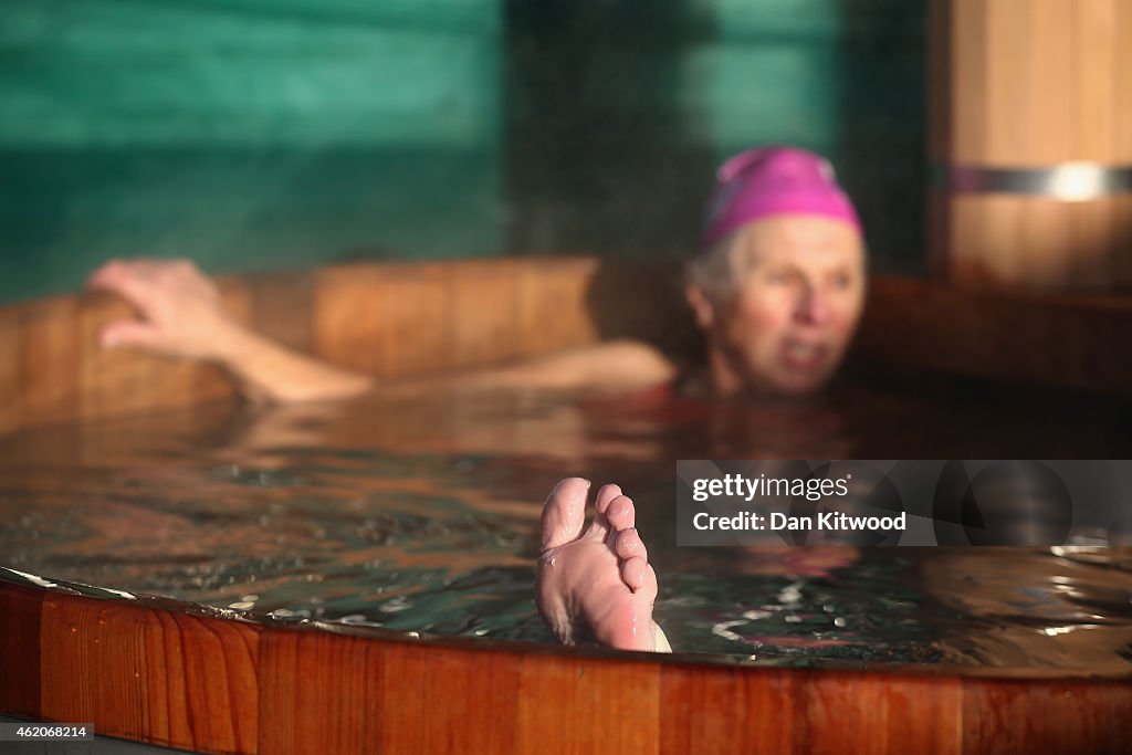 Tooting Bec Lido Hosts The UK Cold Water Swimming Championships