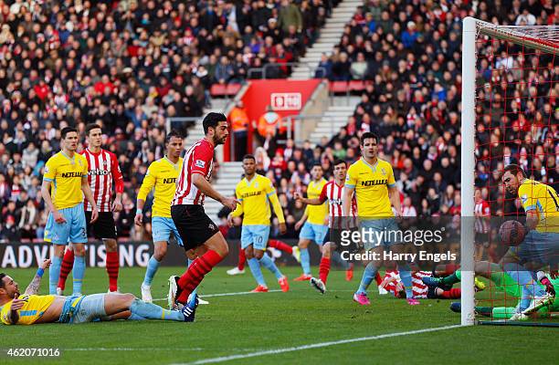Graziano Pelle of Southampton scores their first goal during the FA Cup Fourth Round match between Southampton and Crystal Palace at St Mary's...