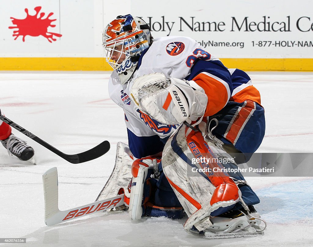 Bridgeport Sound Tigers v Albany Devils