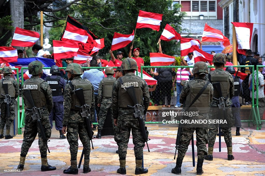 HONDURAS-POLITICS-POLICE-CONGRESS