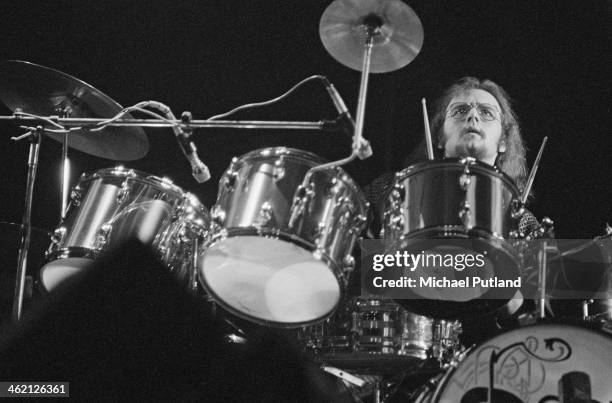 Drummer John Hartman performing with American rock group The Doobie Brothers at the Rainbow Theatre, London, 31st January 1974.