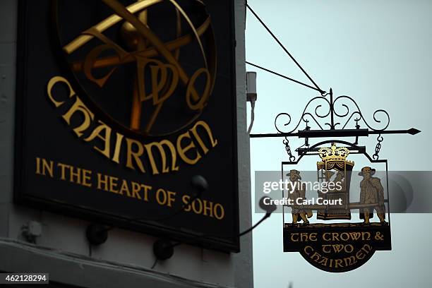 Chairman Sign London Chairman Photos and Premium High Res Pictures - Getty Images