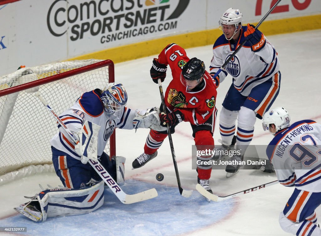 Edmonton Oilers v Chicago Blackhawks