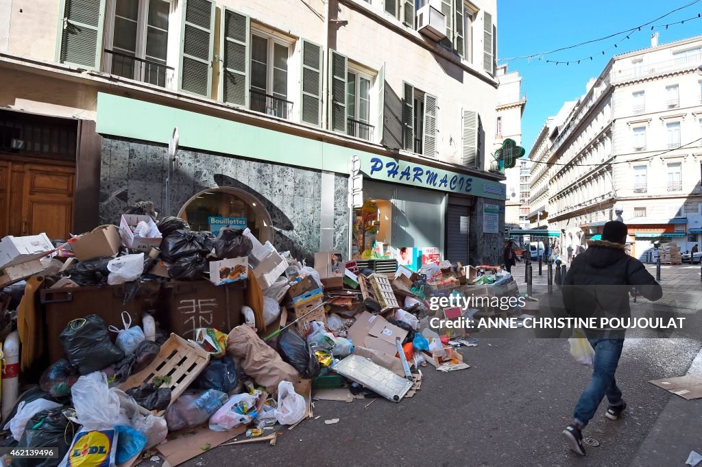 FRANCE-SOCIAL-WASTE-STRIKE