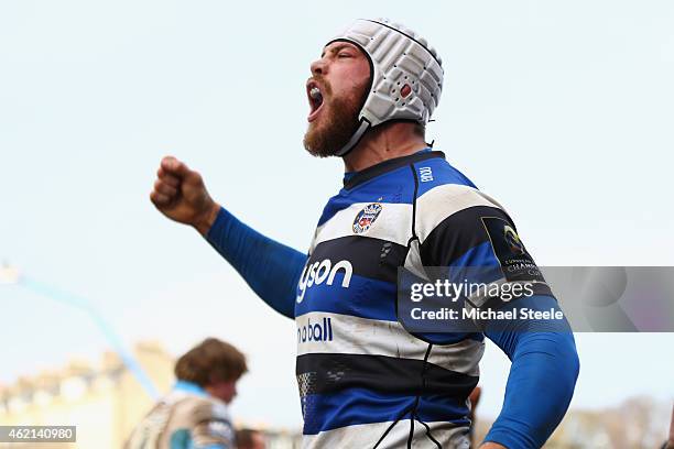 Dave Attwood of Bath celebrates the decisive try scored by Carl Fearns during the European Rugby Champions Cup Pool Four match between Bath Rugby and...
