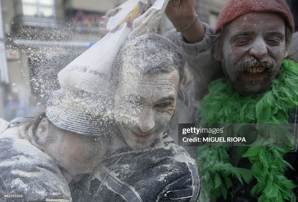 SPAIN-CARNIVAL-FLOUR