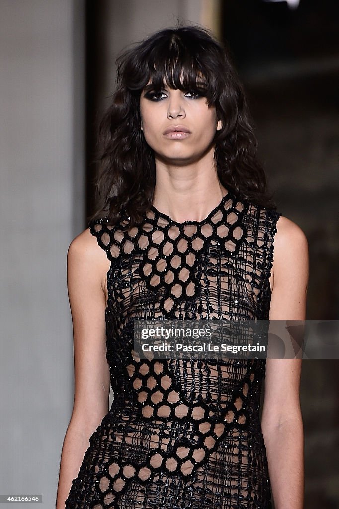 Versace : Runway - Paris Fashion Week - Haute Couture S/S 2015