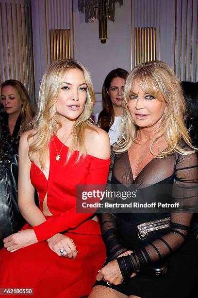 Kate Hudson and Goldie Hawn attend the Versace show as part of Paris Fashion Week Haute Couture Spring/Summer 2015 on January 25, 2015 in Paris,...