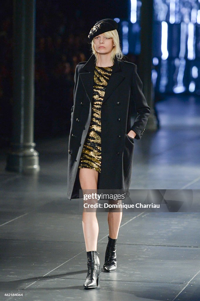 Saint Laurent : Runway - Paris Fashion Week - Menswear F/W 2015-2016