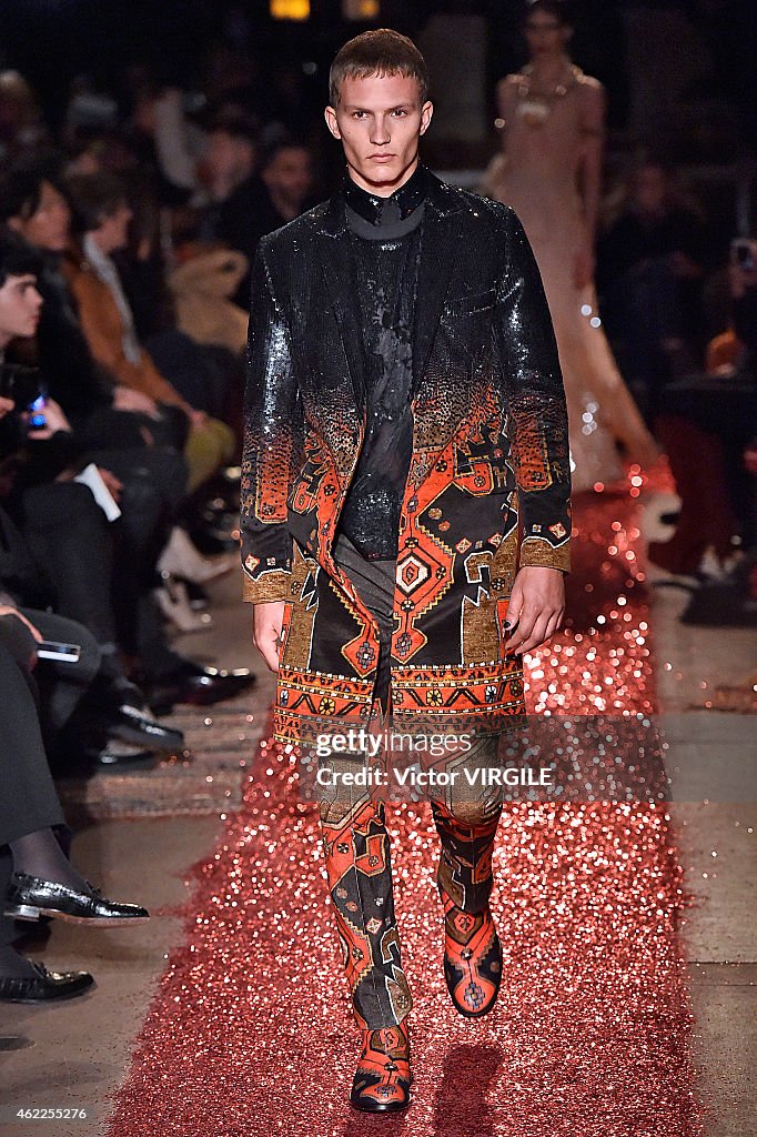 Givenchy : Runway - Paris Fashion Week - Menswear F/W 2015-2016