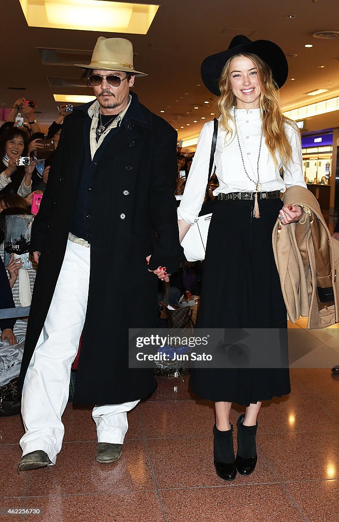 Johnny Depp And Amber Heard Arrive In Tokyo