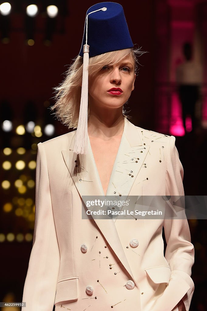 Schiaparelli : Runway - Paris Fashion Week - Haute Couture S/S 2015