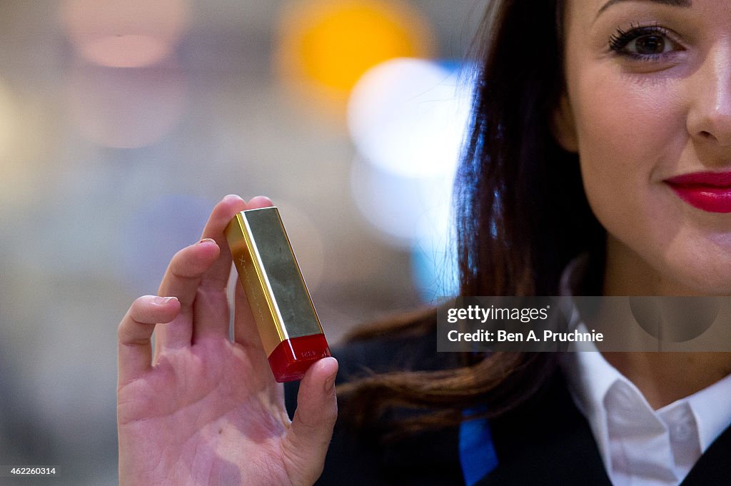 Max Factor Celebrates #GlamJan With Colour Elixir Lipstick In Ruby Tuesday Giveaway At London Liverpool Street Station