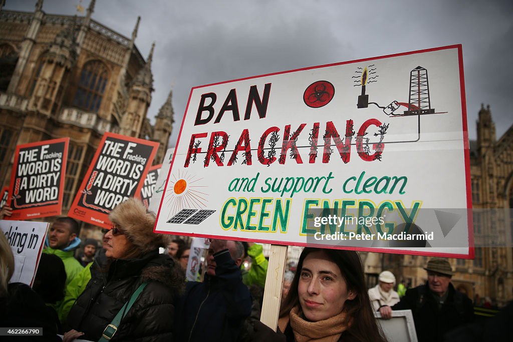 Bianca Jagger Joins Protest Against Fracking