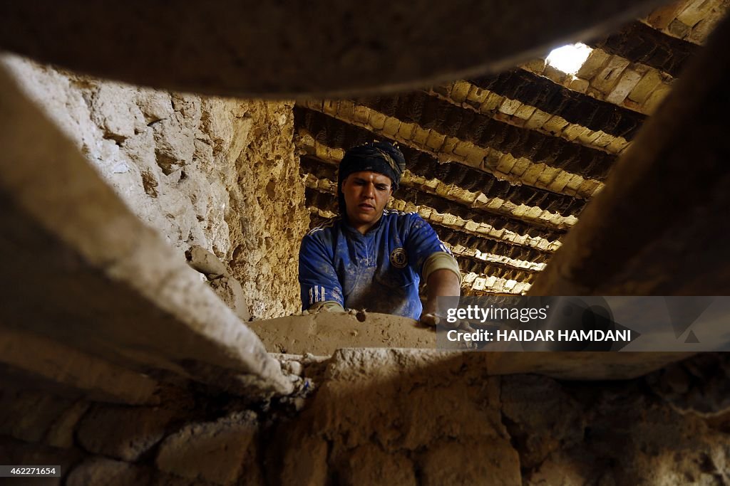 IRAQ-TRADITION-POTTERY