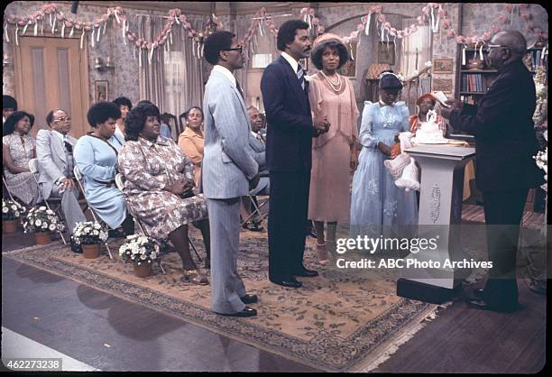 Bill Gets Married" - Airdate: November 17, 1977. L-R: EXTRAS;SHIRLEY HEMPHILL;MABEL KING;EXTRA;ERNEST THOMAS;THALMUS RASULALA;LEE CHAMBERLIN;DANIELLE...