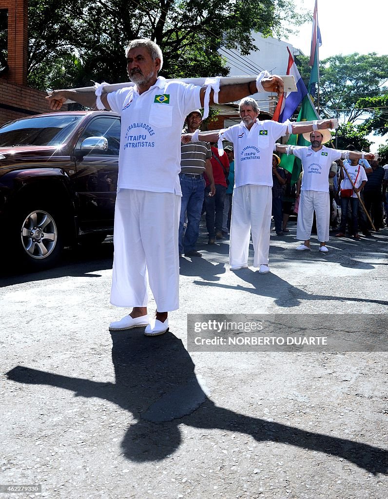 PARAGUAY-BRAZIL-ITAIPU-PROTEST