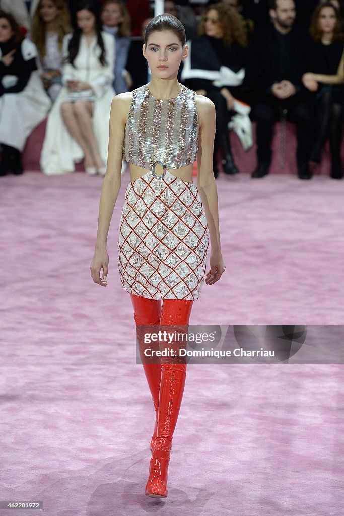 Christian Dior : Runway - Paris Fashion Week - Haute Couture S/S 2015