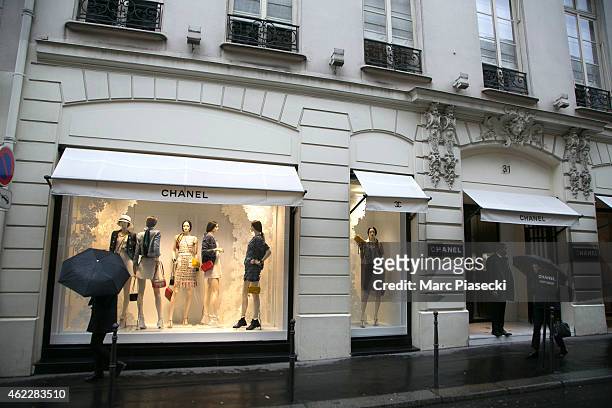 1,221 Chanel Store Paris Stock Photos, High-Res Pictures, and Images -  Getty Images