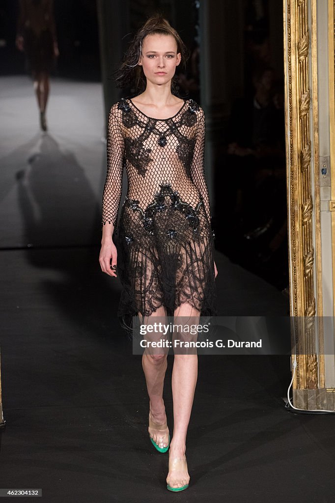 Alexis Mabille : Runway - Paris Fashion Week - Haute Couture S/S 2015