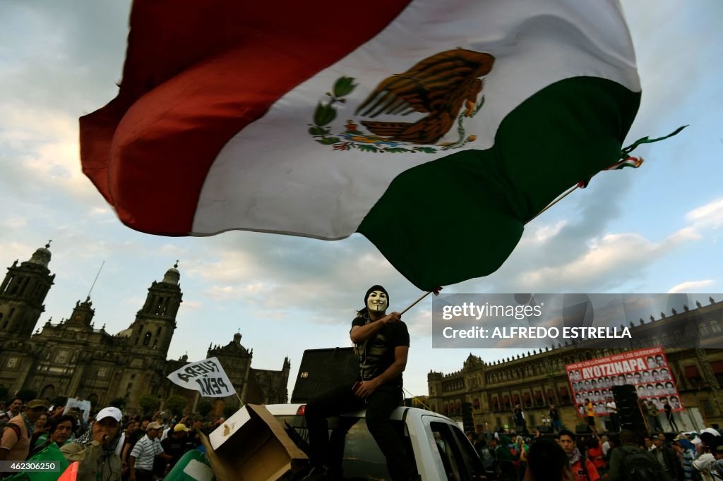 TOPSHOT-MEXICO-STUDENTS-CRIME-PROTEST