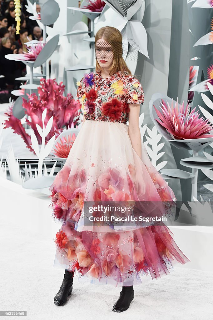 Chanel : Runway - Paris Fashion Week - Haute Couture S/S 2015