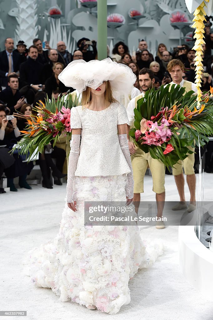 Chanel : Runway - Paris Fashion Week - Haute Couture S/S 2015