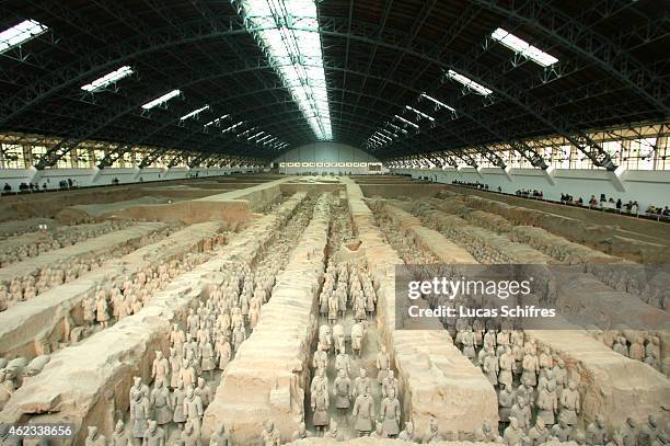 April 14: The Terracotta army stands in Xi'an on April 14, 2006 in Shaanxi province, China. The Terracotta Army contains the Terracotta Warriors and...