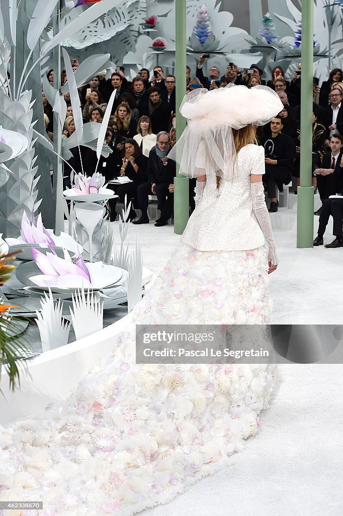 Chanel : Runway - Paris Fashion Week - Haute Couture S/S 2015