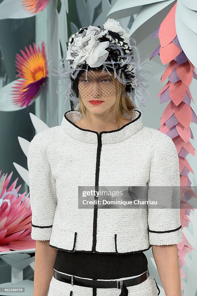 Chanel : Runway - Paris Fashion Week - Haute Couture S/S 2015