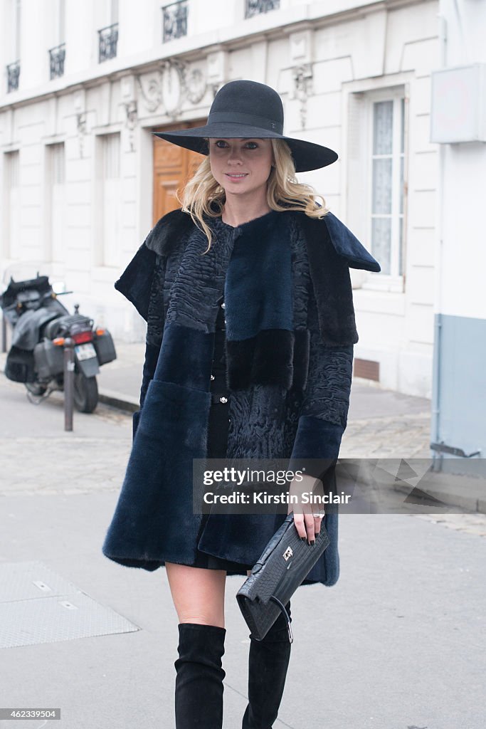 Street Style - Day 2 - Paris Fashion Week : Haute Couture S/S 2015