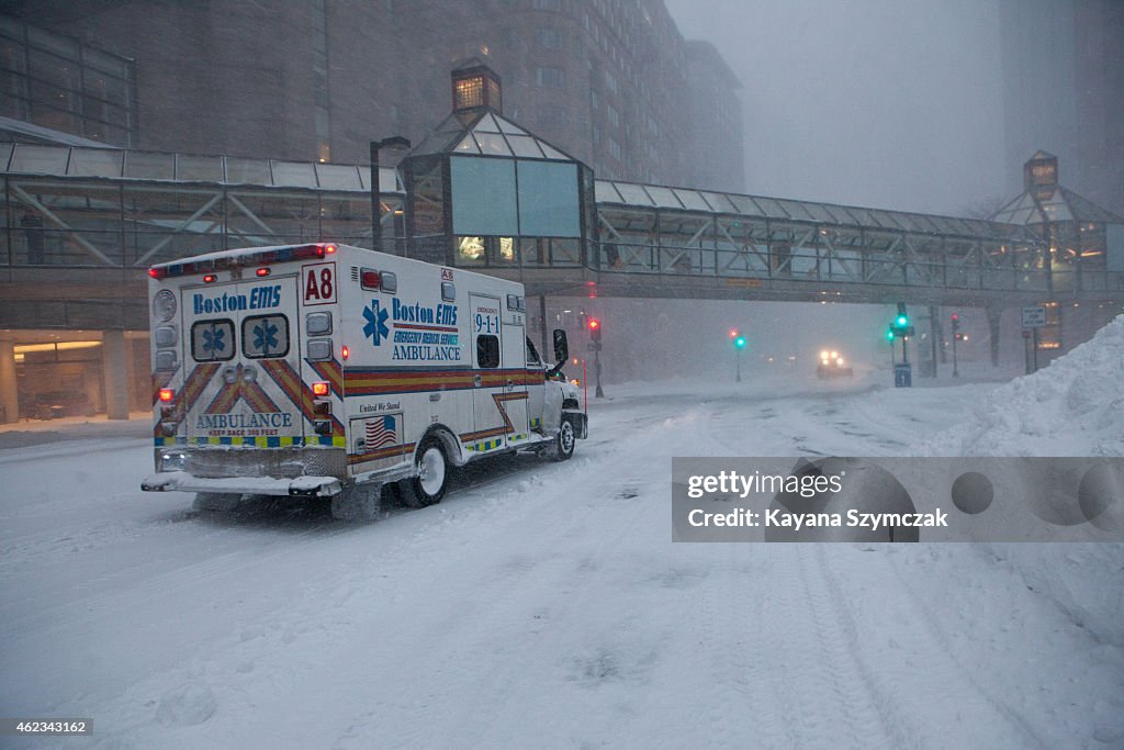 Blizzard Barrels Into Northeastern U.S.