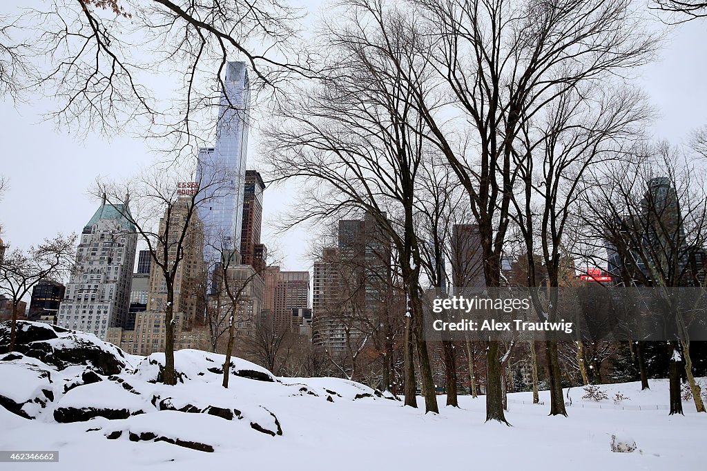 Blizzard Barrels Into Northeastern U.S.