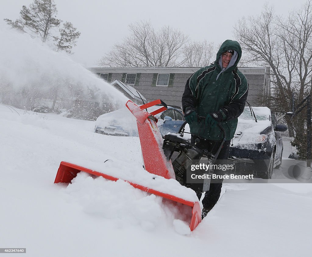 Blizzard Barrels Into Northeastern U.S.