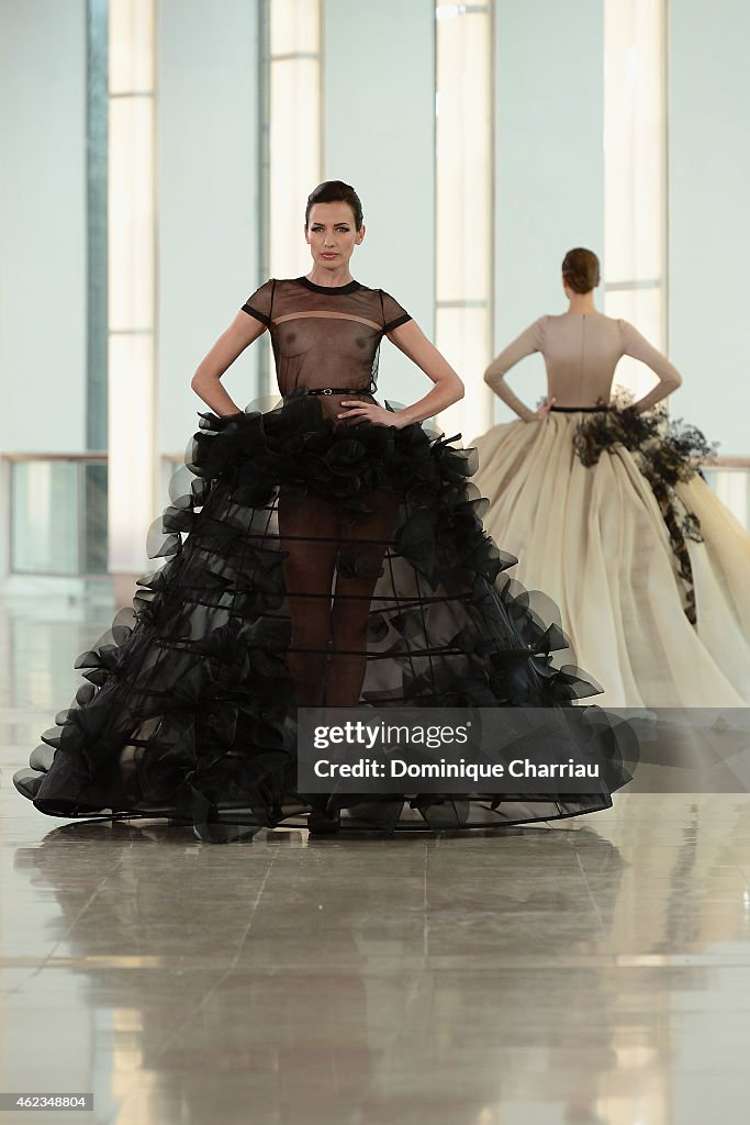 Stephane Rolland : Runway - Paris Fashion Week - Haute Couture S/S 2015