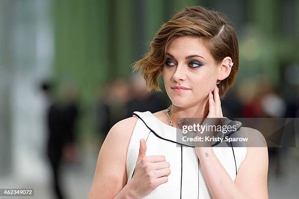 Kristen Stewart attends the Chanel show as part of Paris Fashion Week Haute Couture Spring/Summer 2015 at the Grand Palais on January 27, 2015 in...