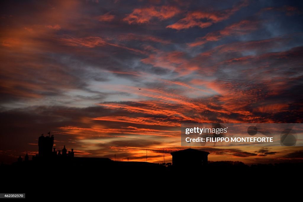 ITALY-ROME-FEATURE-SUNSET-THEME-LIGHT