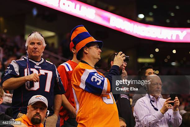 Fans watch Super Bowl XLIX Media Day Fueled by Gatorade inside U.S. Airways Center on January 27, 2015 in Phoenix, Arizona.