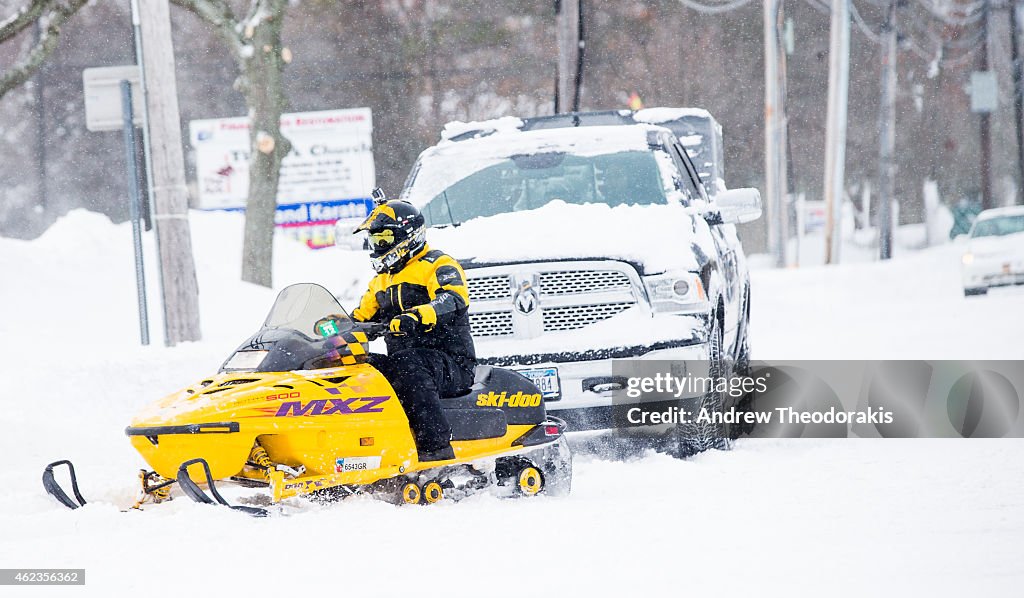 Blizzard Barrels Into Northeastern U.S.