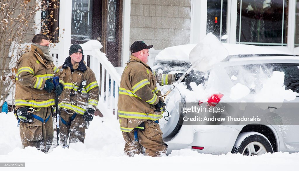 Blizzard Barrels Into Northeastern U.S.