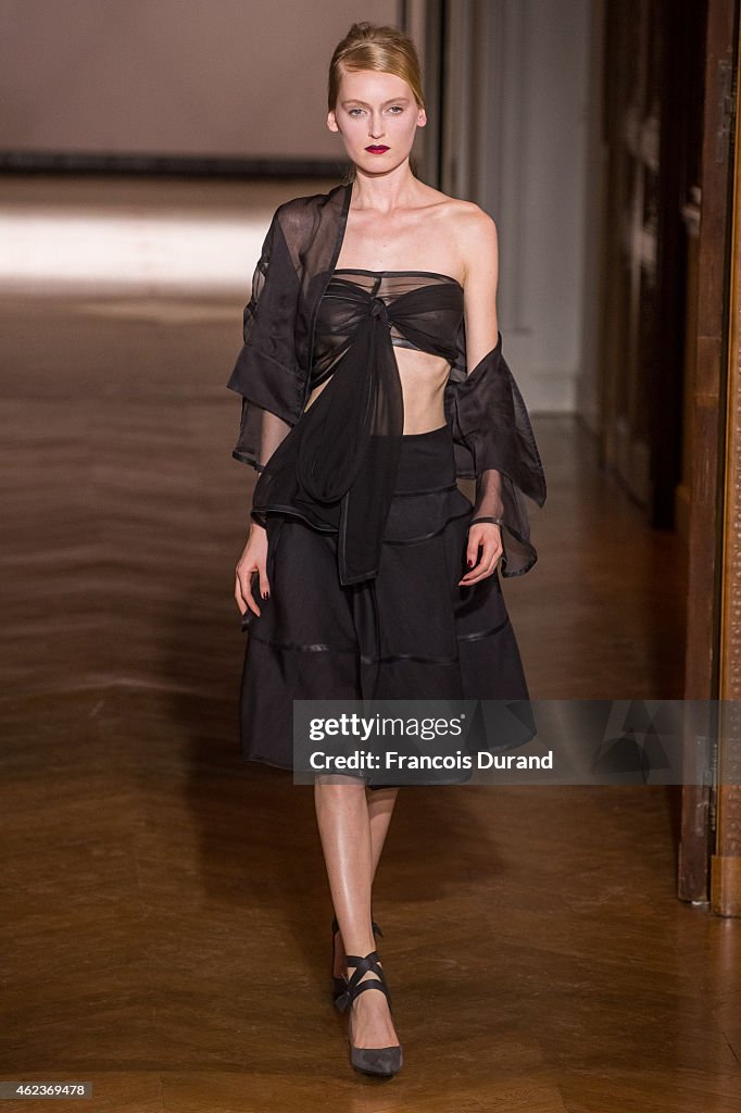 Atelier Gustavolins : Runway - Paris Fashion Week - Haute Couture S/S 2015