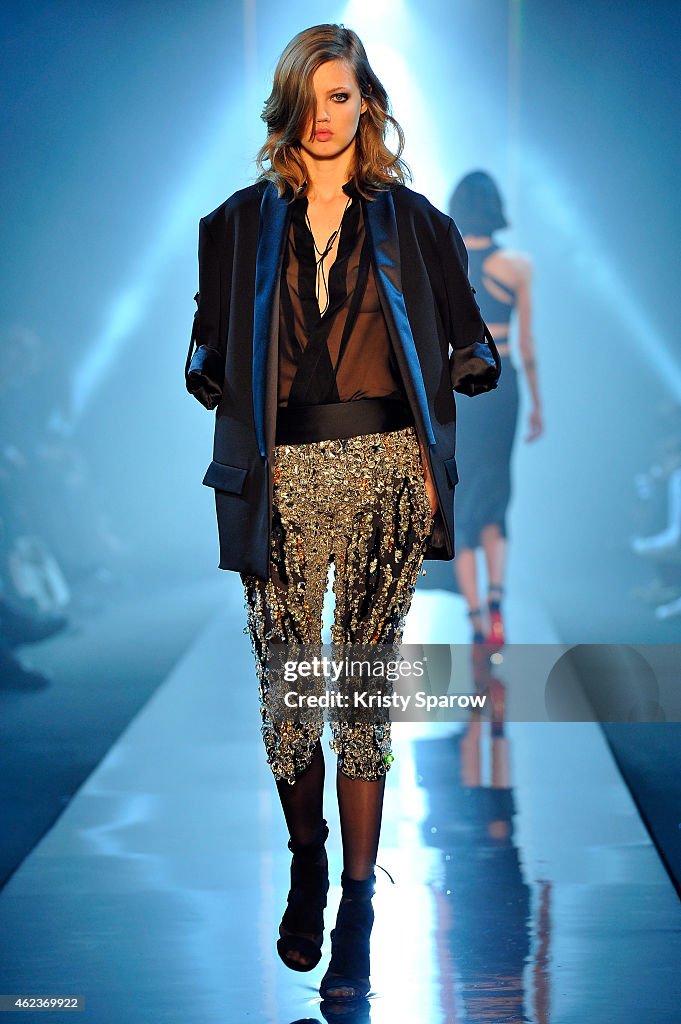 Alexandre Vauthier : Runway - Paris Fashion Week - Haute Couture S/S 2015