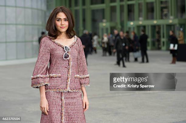 Araya Hargate attends the Chanel show as part of Paris Fashion Week Haute Couture Spring/Summer 2015 at the Grand Palais on January 27, 2015 in...