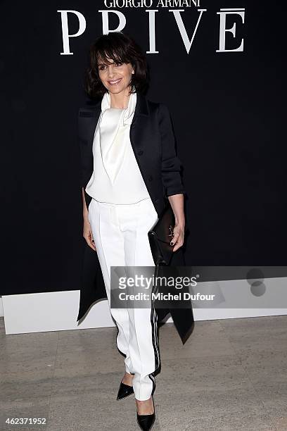 Juliette Binoche attends the Giorgio Armani Prive show as part of Paris Fashion Week Haute-Couture Spring/Summer 2015 on January 27, 2015 in Paris,...