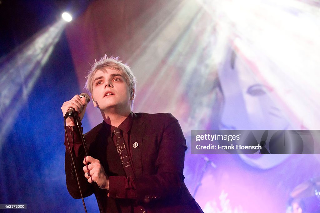 Gerard Way Performs In Berlin