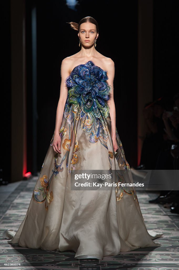 Laurence Xu : Runway - Paris Fashion Week - Haute Couture S/S 2015