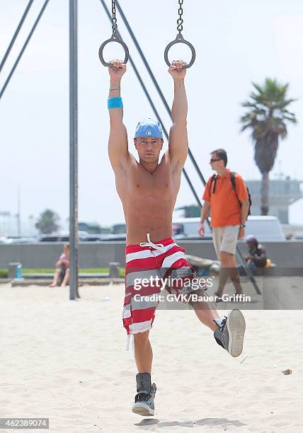 Joey Lawrence is seen working out at the Venice Beach on August 01, 2012 in Los Angeles, California.