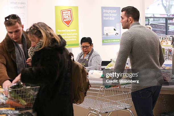 Waitrose Checkout Check Out Aisle Photos and Premium High Res Pictures - Getty Images